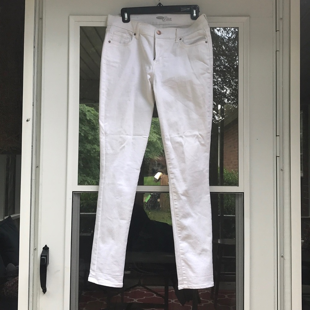 White skinny jeans